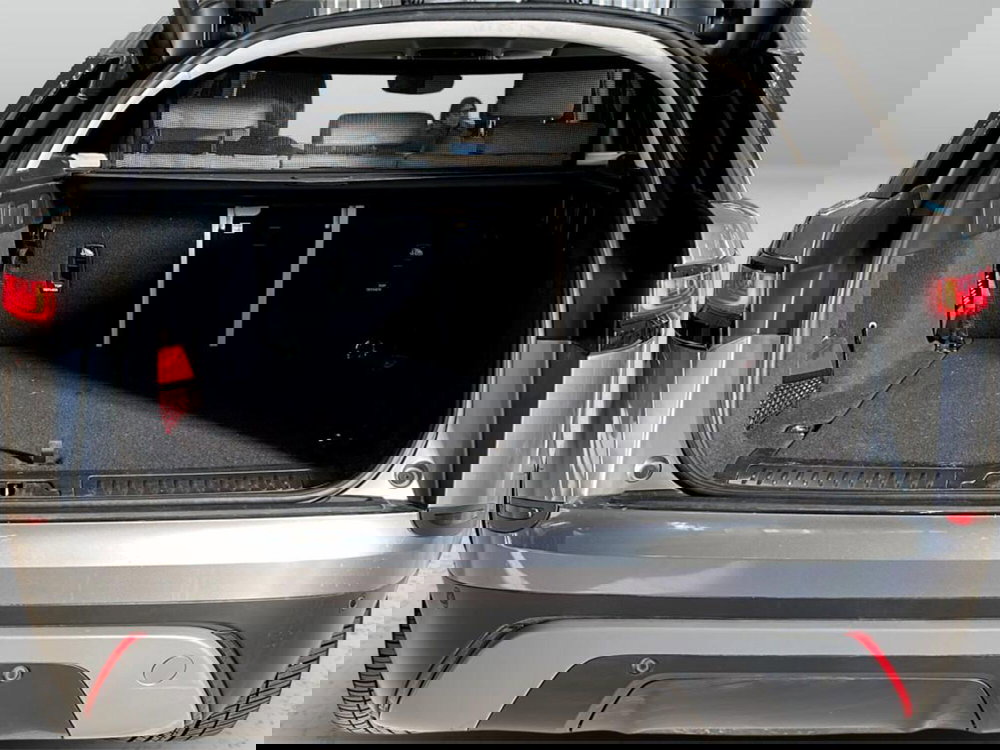 Land Rover Range Rover Velar usata a Varese (11)