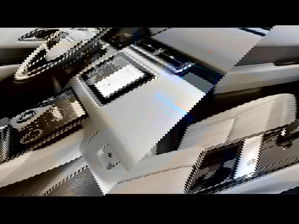 Land Rover Range Rover Velar usata a Varese (13)