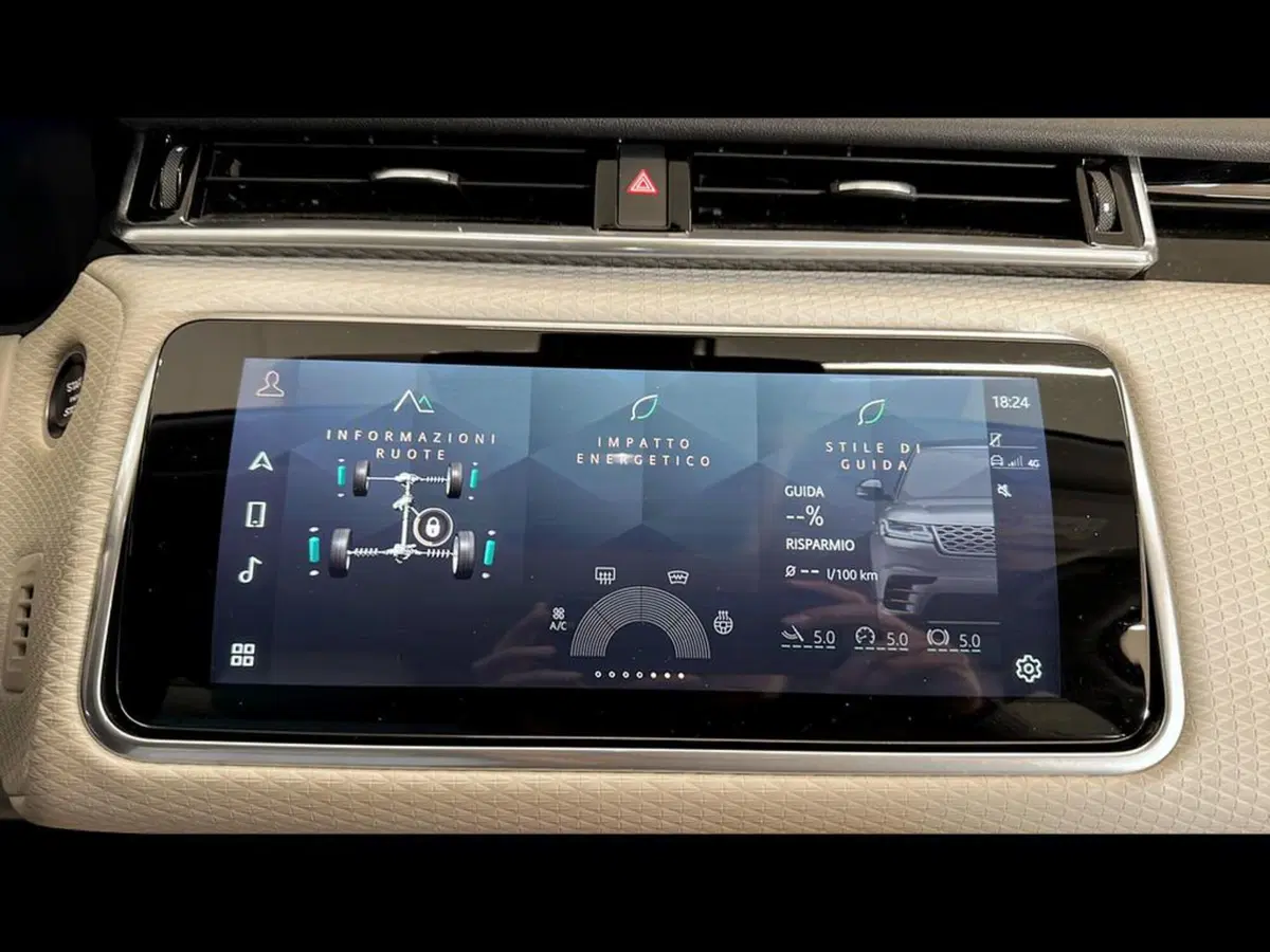 Land Rover Range Rover Velar usata a Varese (14)