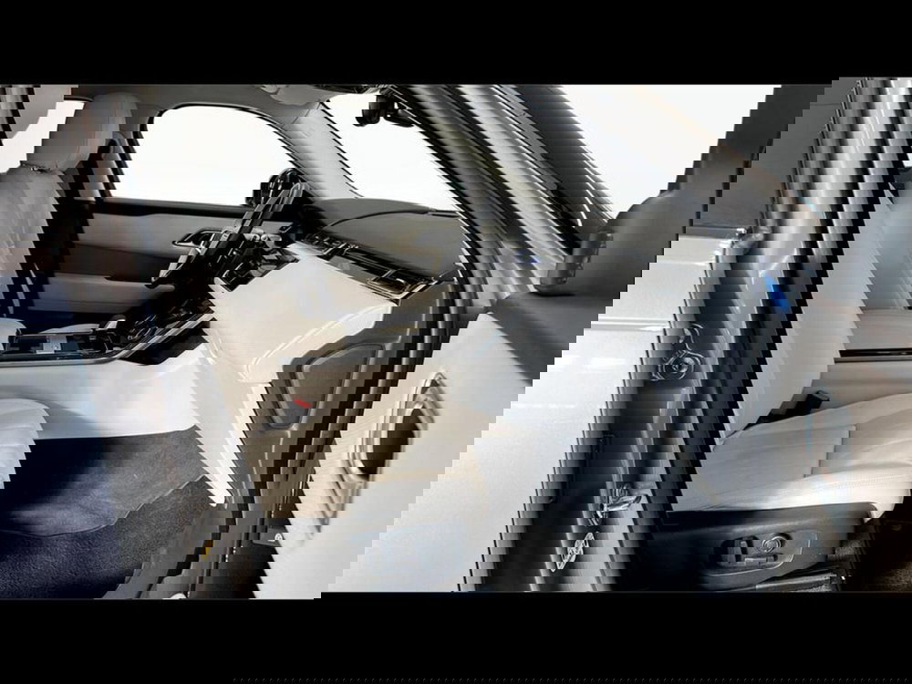 Land Rover Range Rover Velar usata a Varese (3)