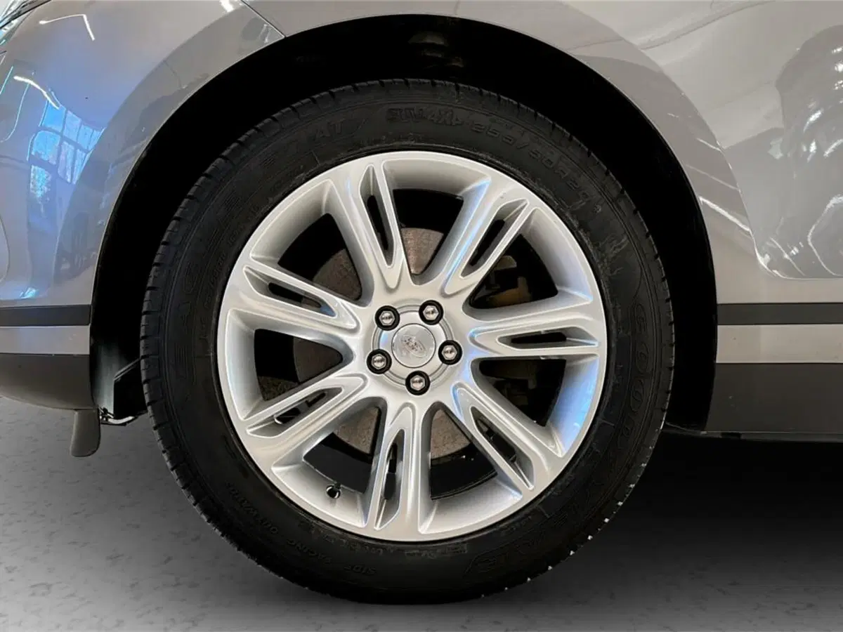 Land Rover Range Rover Velar usata a Varese (9)