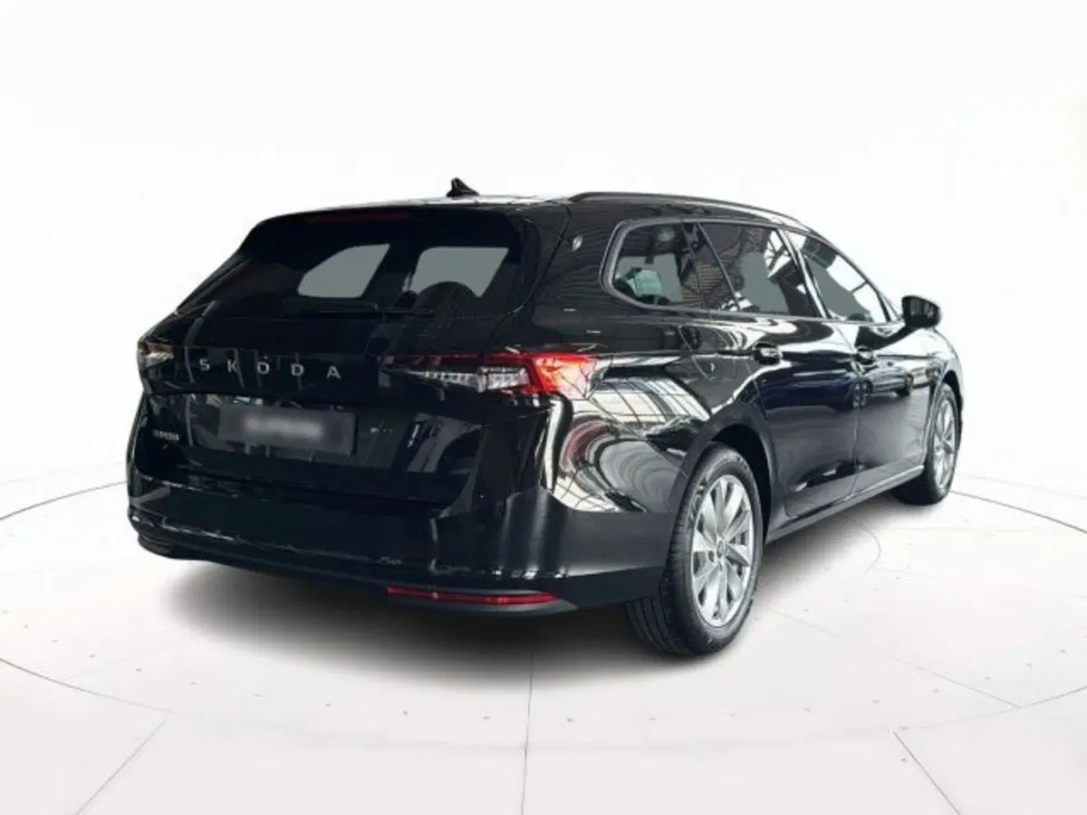 Skoda Superb nuova a Vicenza (3)