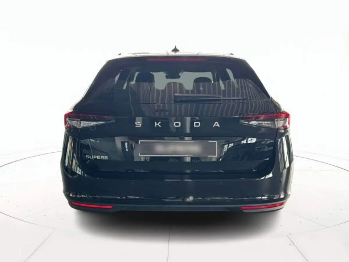 Skoda Superb nuova a Vicenza (4)