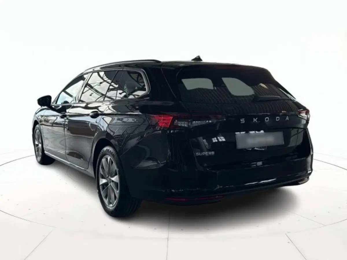 Skoda Superb nuova a Vicenza (5)