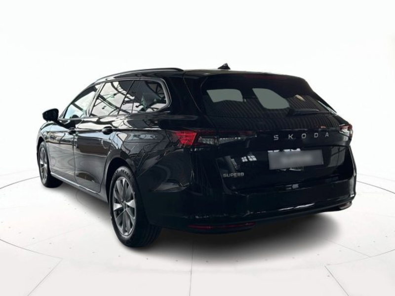 Skoda Superb nuova a Vicenza (5)