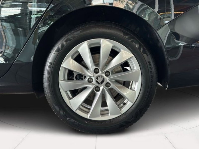 Skoda Superb nuova a Vicenza (6)