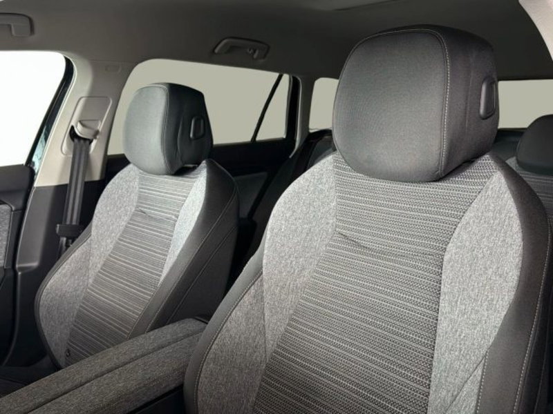 Skoda Superb nuova a Vicenza (8)