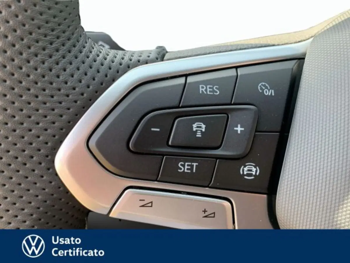 Volkswagen T-Roc nuova a Vicenza (12)