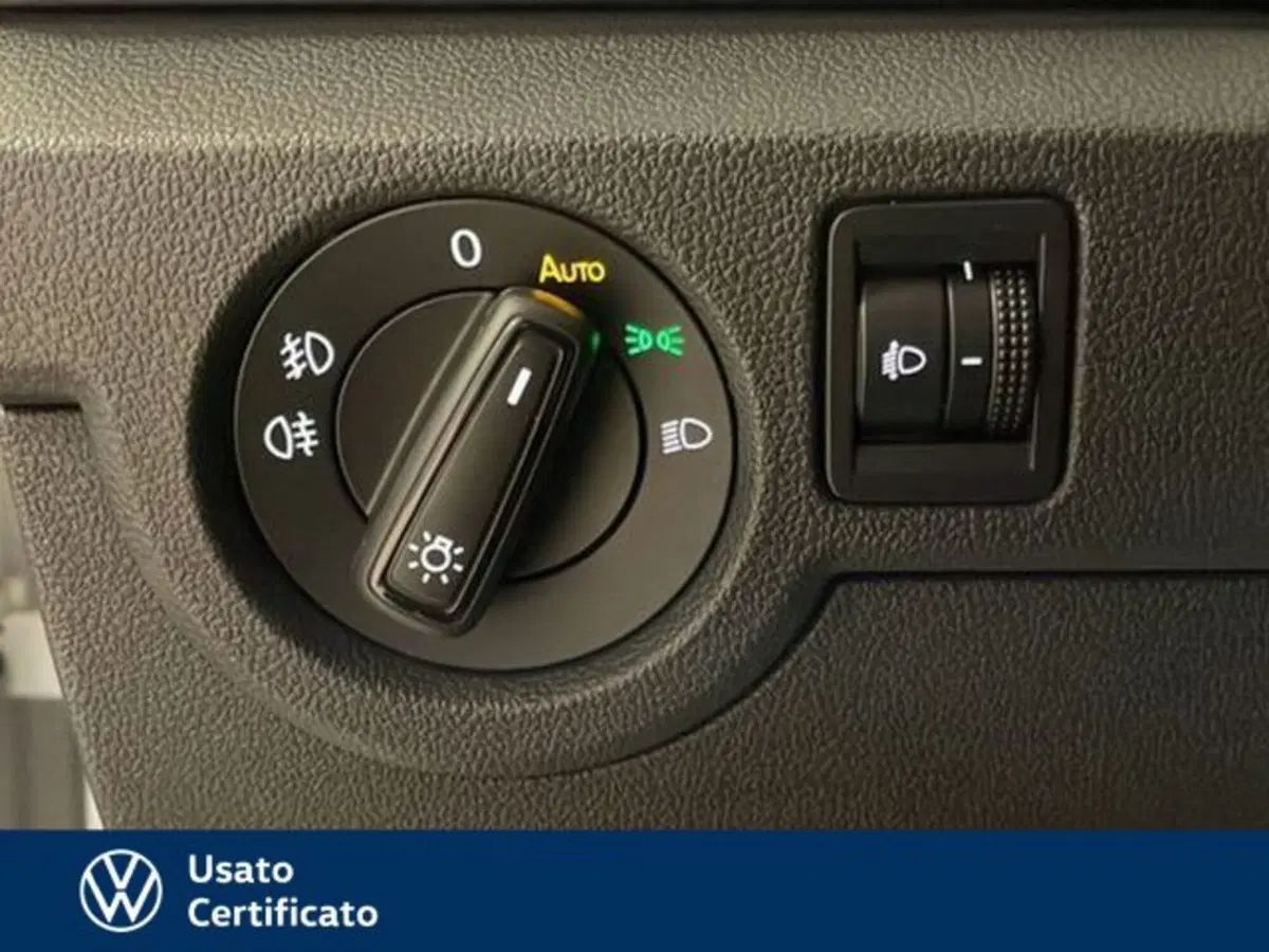 Volkswagen T-Cross usata a Vicenza (14)