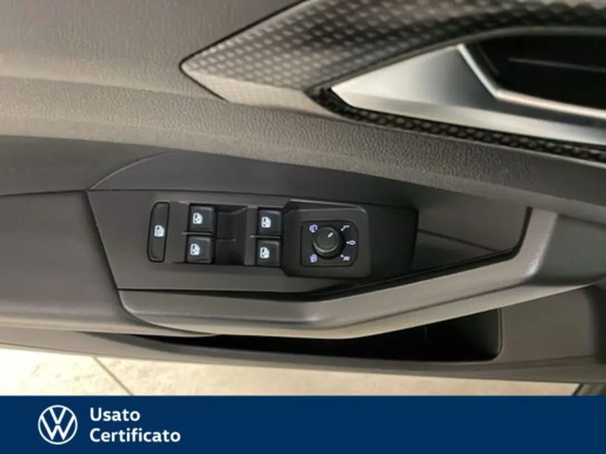 Volkswagen T-Cross usata a Vicenza (15)