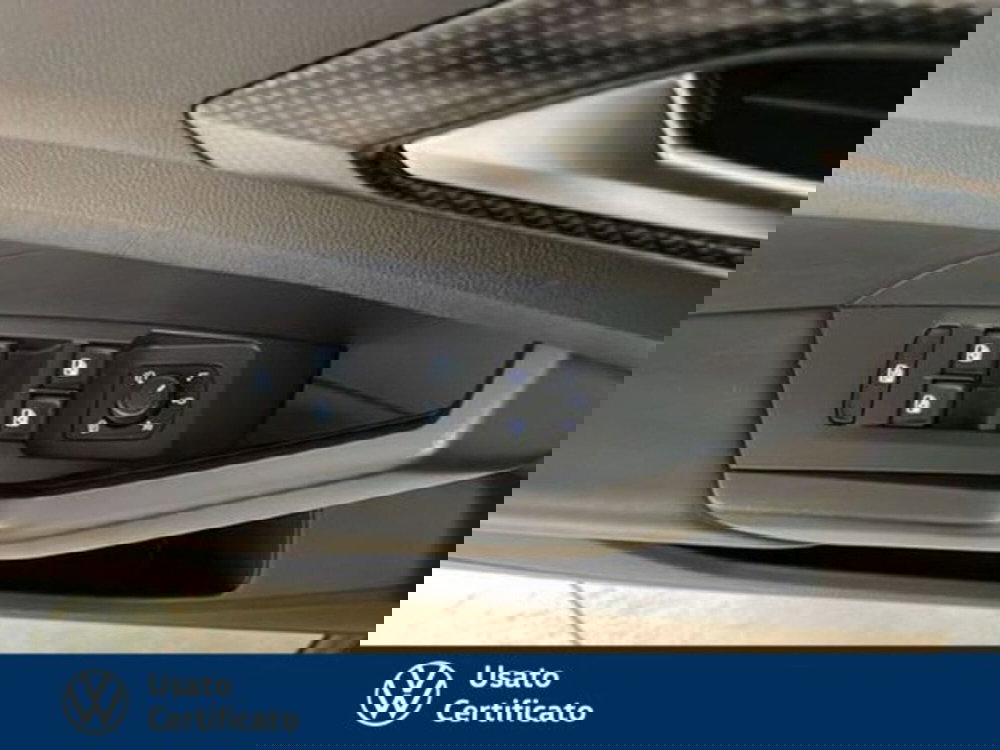 Volkswagen T-Cross usata a Vicenza (15)