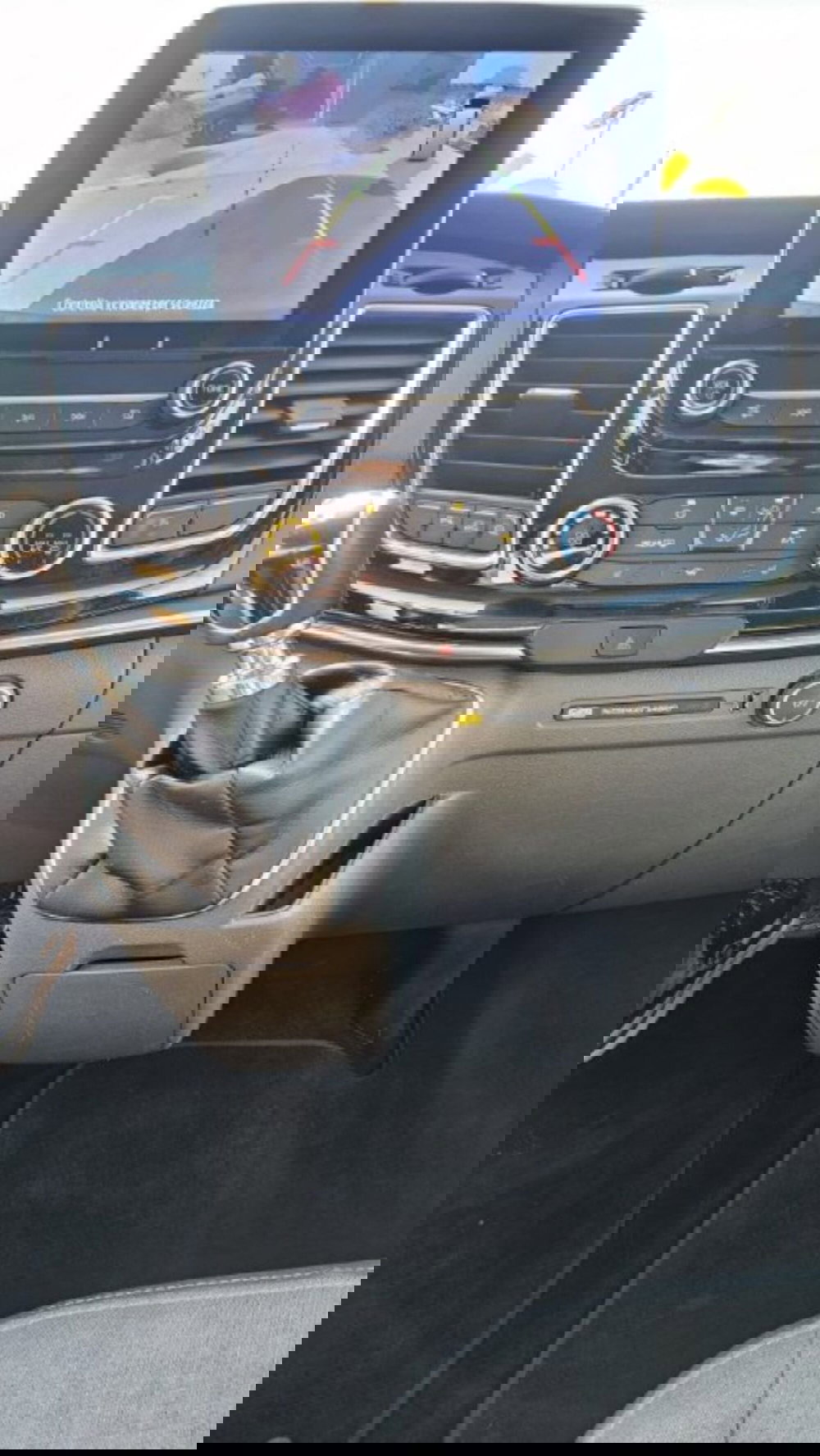 Ford Tourneo Custom usata a Lucca (13)