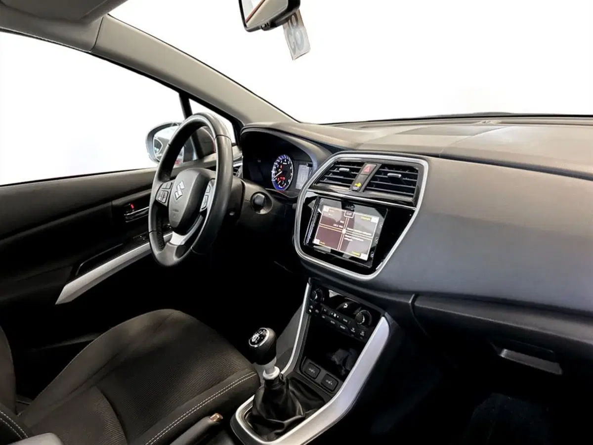 Suzuki S-Cross usata a Piacenza (14)