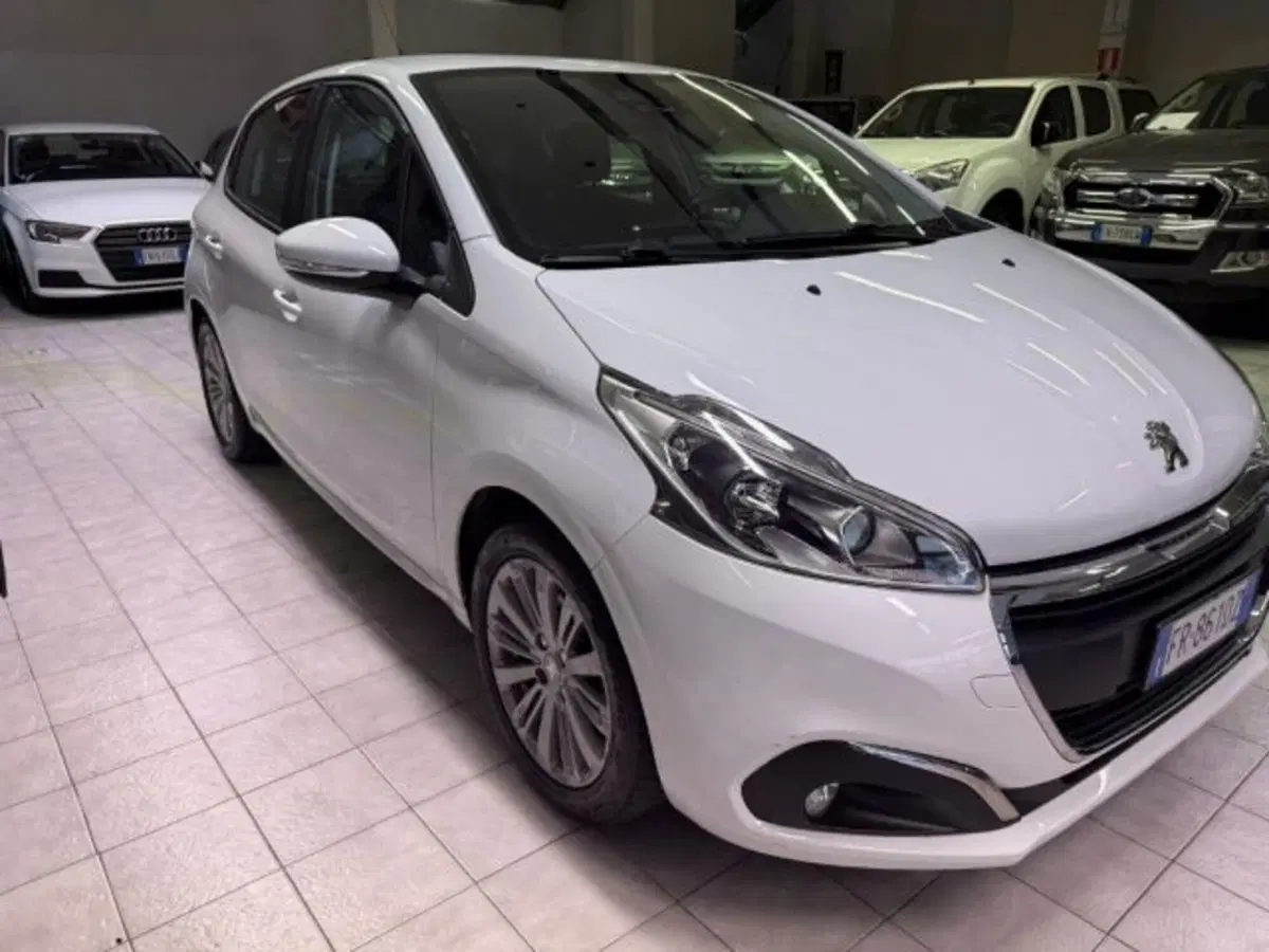 Peugeot 208 usata a Siena (3)