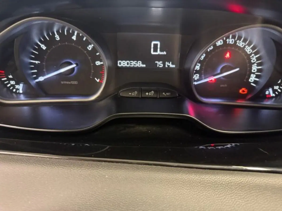 Peugeot 208 usata a Siena (7)