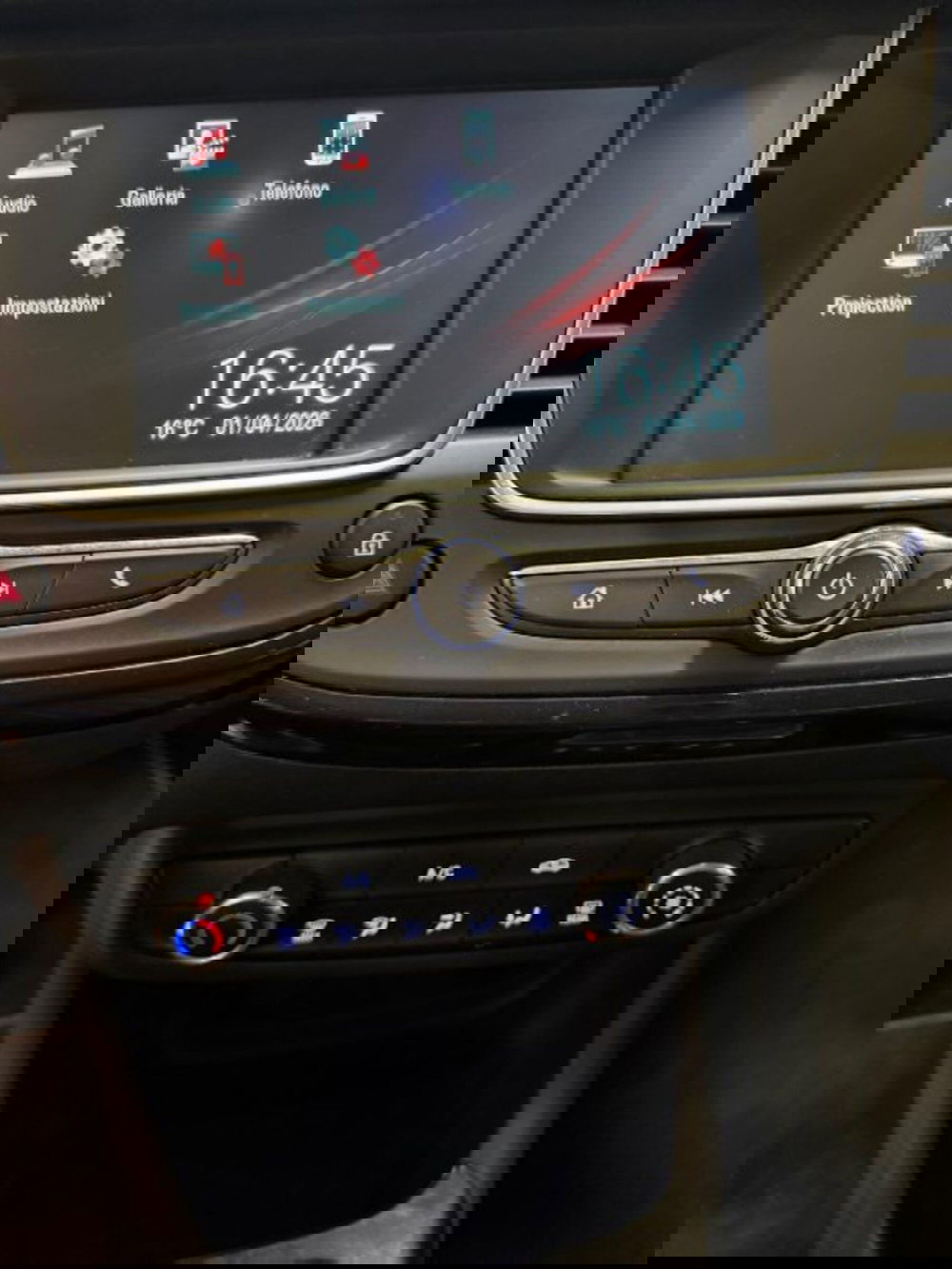 Opel Crossland X usata a Siena (8)