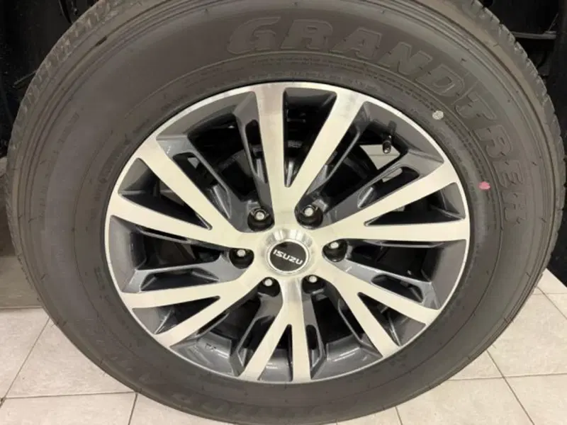 Isuzu D-Max Pick-up nuova a Siena (14)