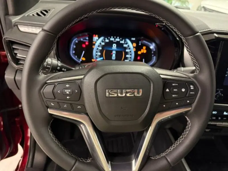Isuzu D-Max Pick-up nuova a Siena (8)