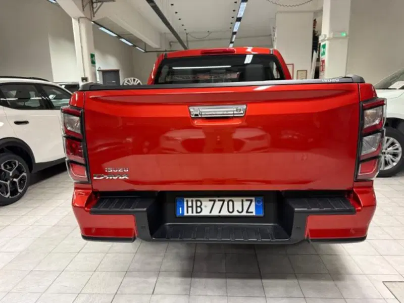 Isuzu D-Max Pick-up nuova a Siena (4)