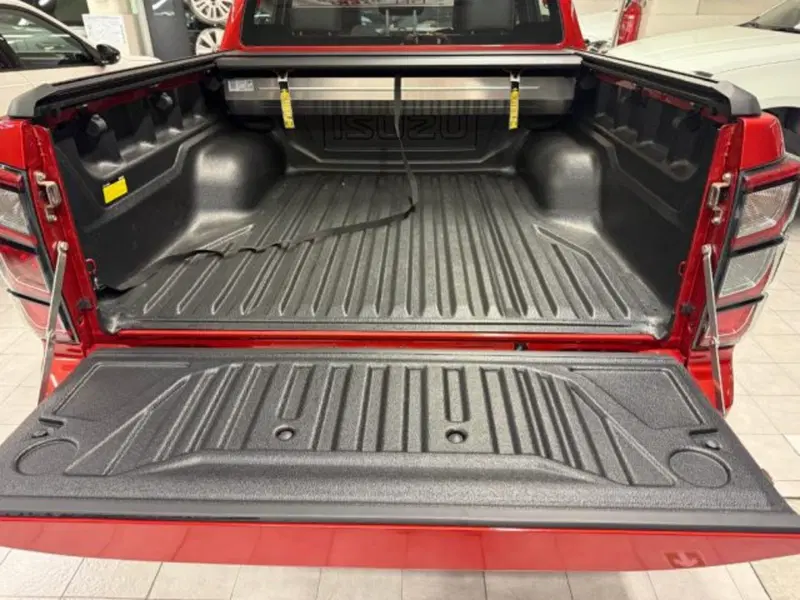Isuzu D-Max Pick-up nuova a Siena (6)