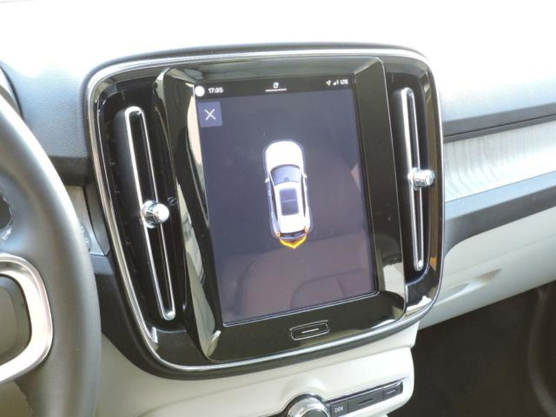 Volvo XC40 usata a Firenze (11)