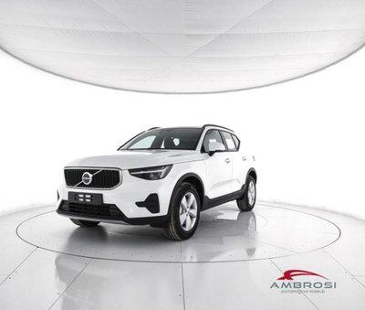 Volvo XC40 B3 automatico Essential nuova a Corciano
