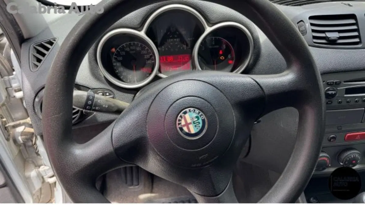 Alfa Romeo 147 usata a Reggio Calabria (6)