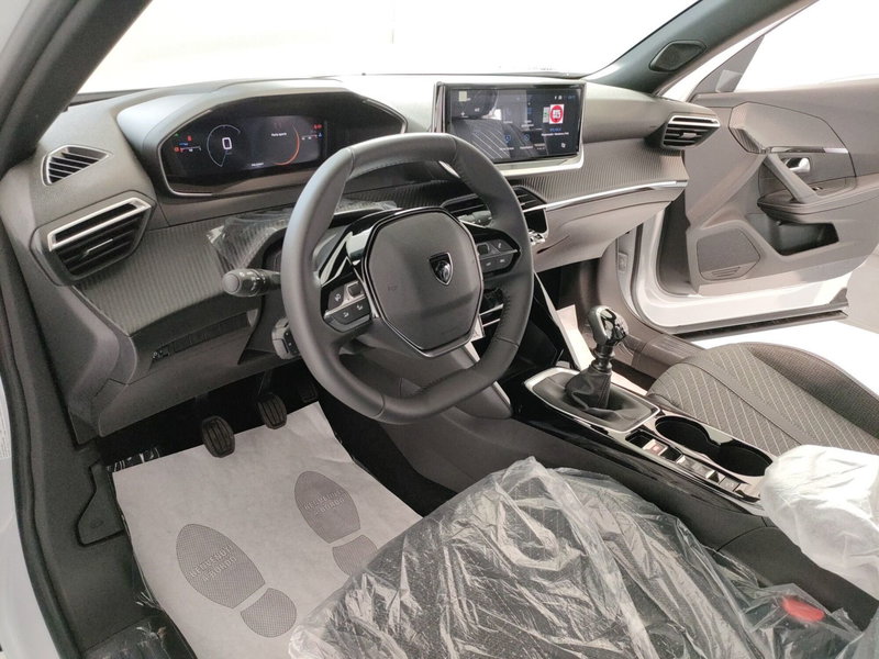 Peugeot 2008 nuova a L'Aquila (11)