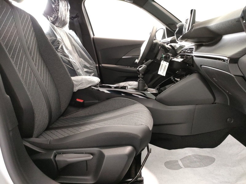 Peugeot 2008 nuova a L'Aquila (15)