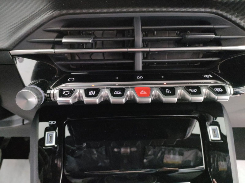 Peugeot 2008 nuova a L'Aquila (20)