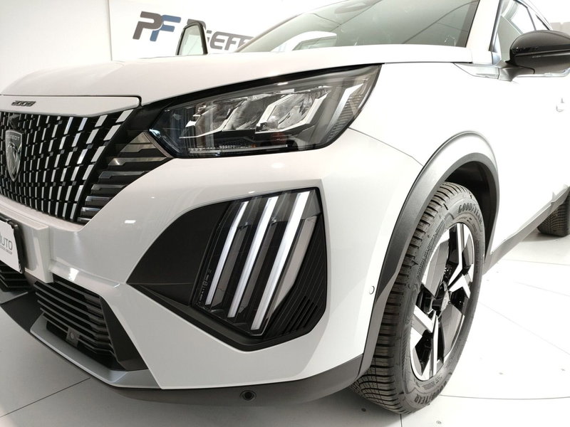 Peugeot 2008 nuova a L'Aquila (9)