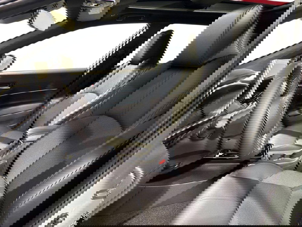 Toyota Corolla Cross Hybrid nuova a Lecco (10)