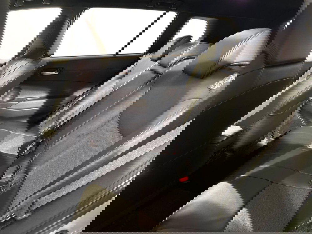 Toyota Corolla Cross Hybrid nuova a Lecco (11)