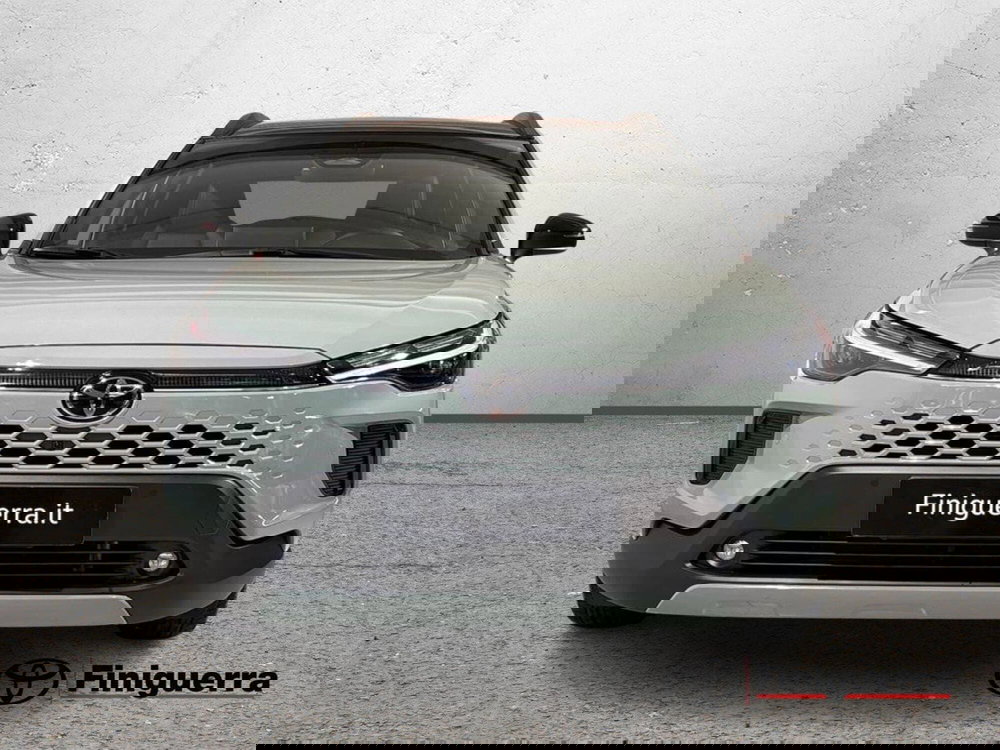 Toyota Corolla Cross Hybrid nuova a Lecco (2)