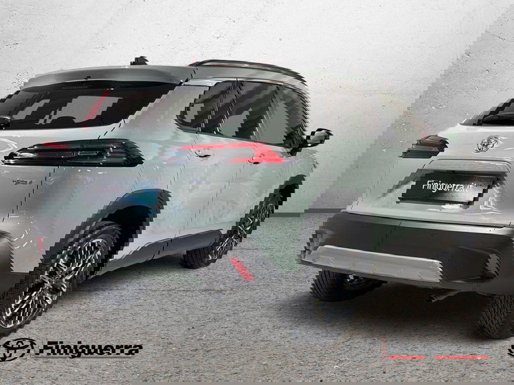 Toyota Corolla Cross Hybrid nuova a Lecco (4)