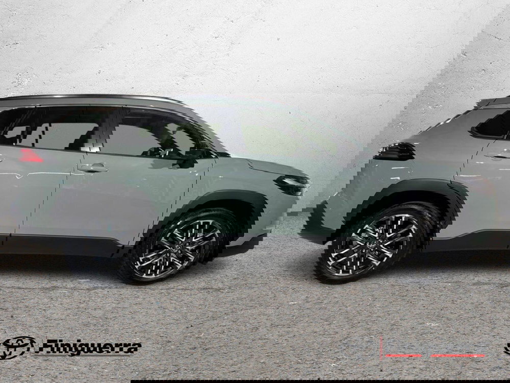 Toyota Corolla Cross Hybrid nuova a Lecco (5)