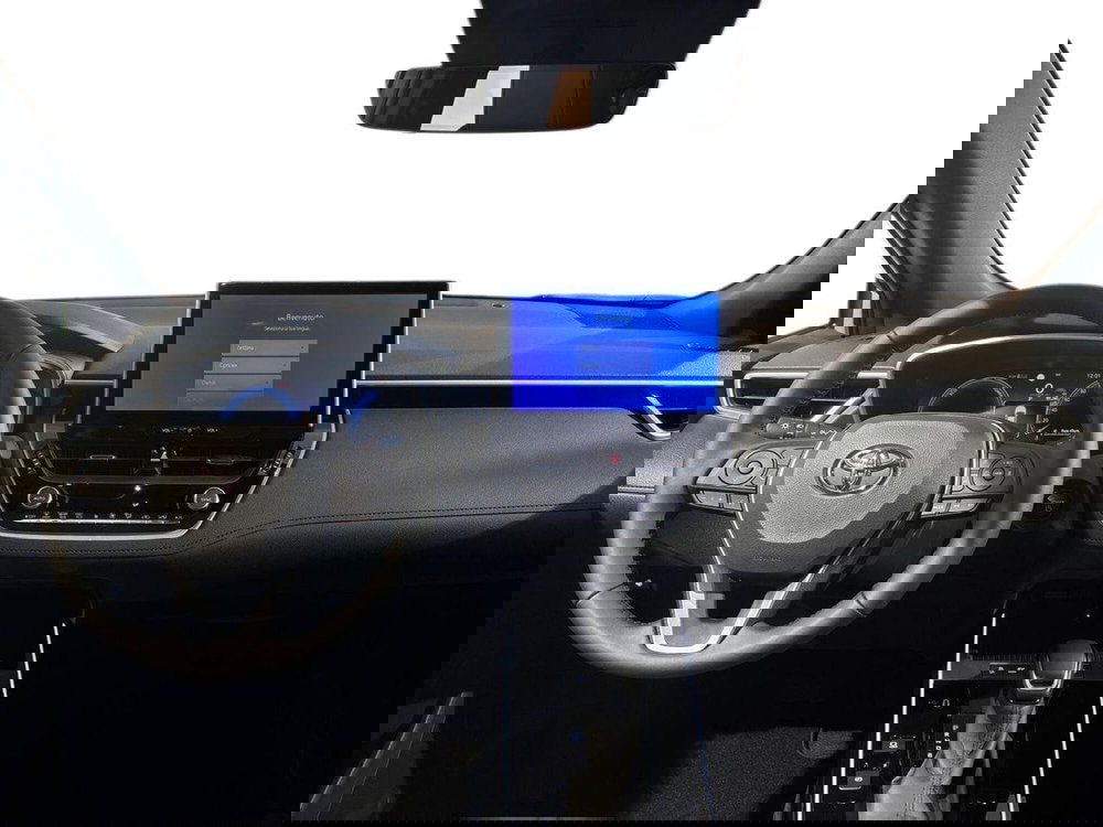 Toyota Corolla Cross Hybrid nuova a Lecco (8)