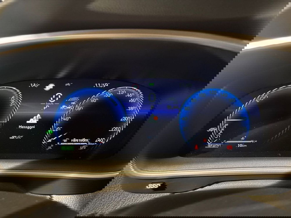 Toyota Corolla Cross Hybrid nuova a Lecco (9)