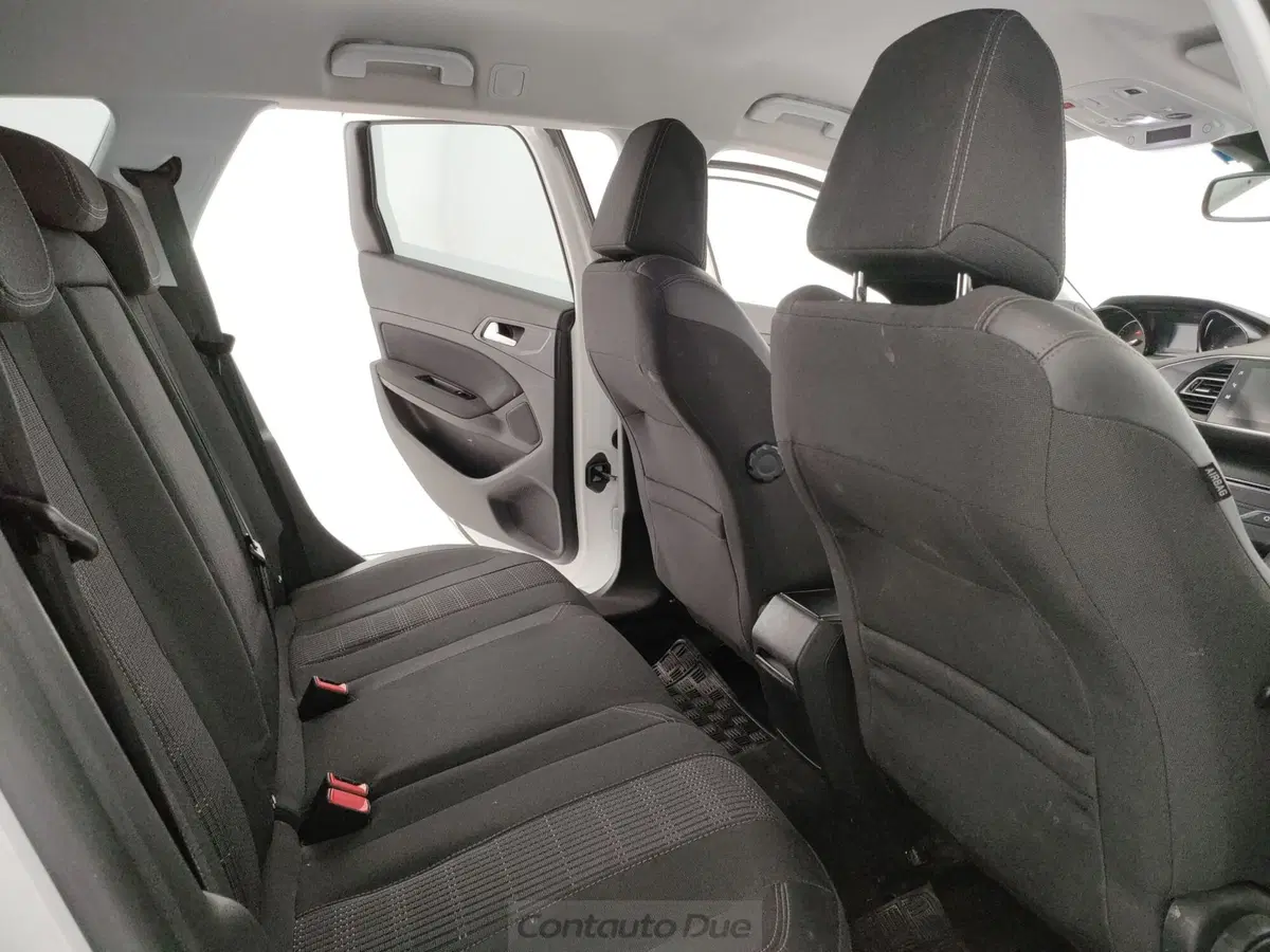 Peugeot 308 SW usata a Caserta (14)