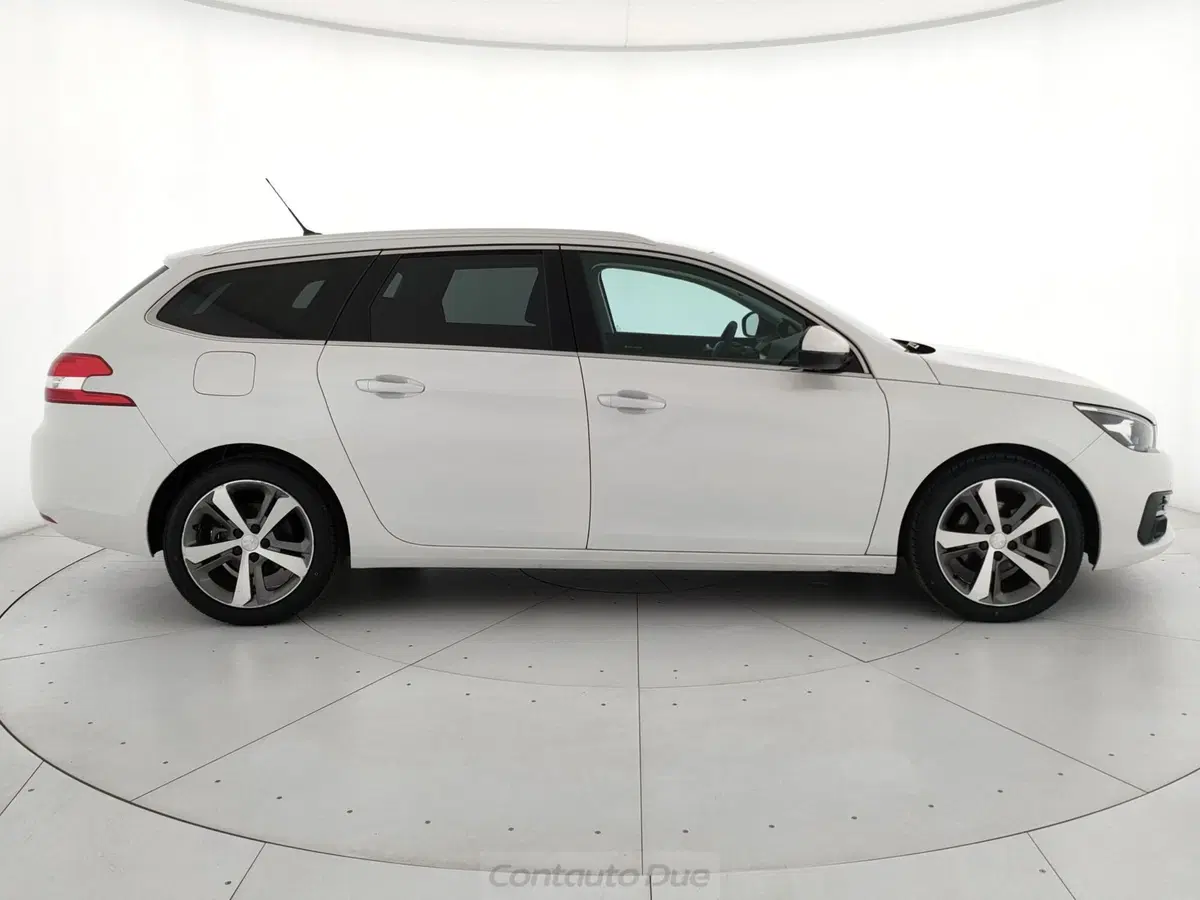 Peugeot 308 SW usata a Caserta (4)