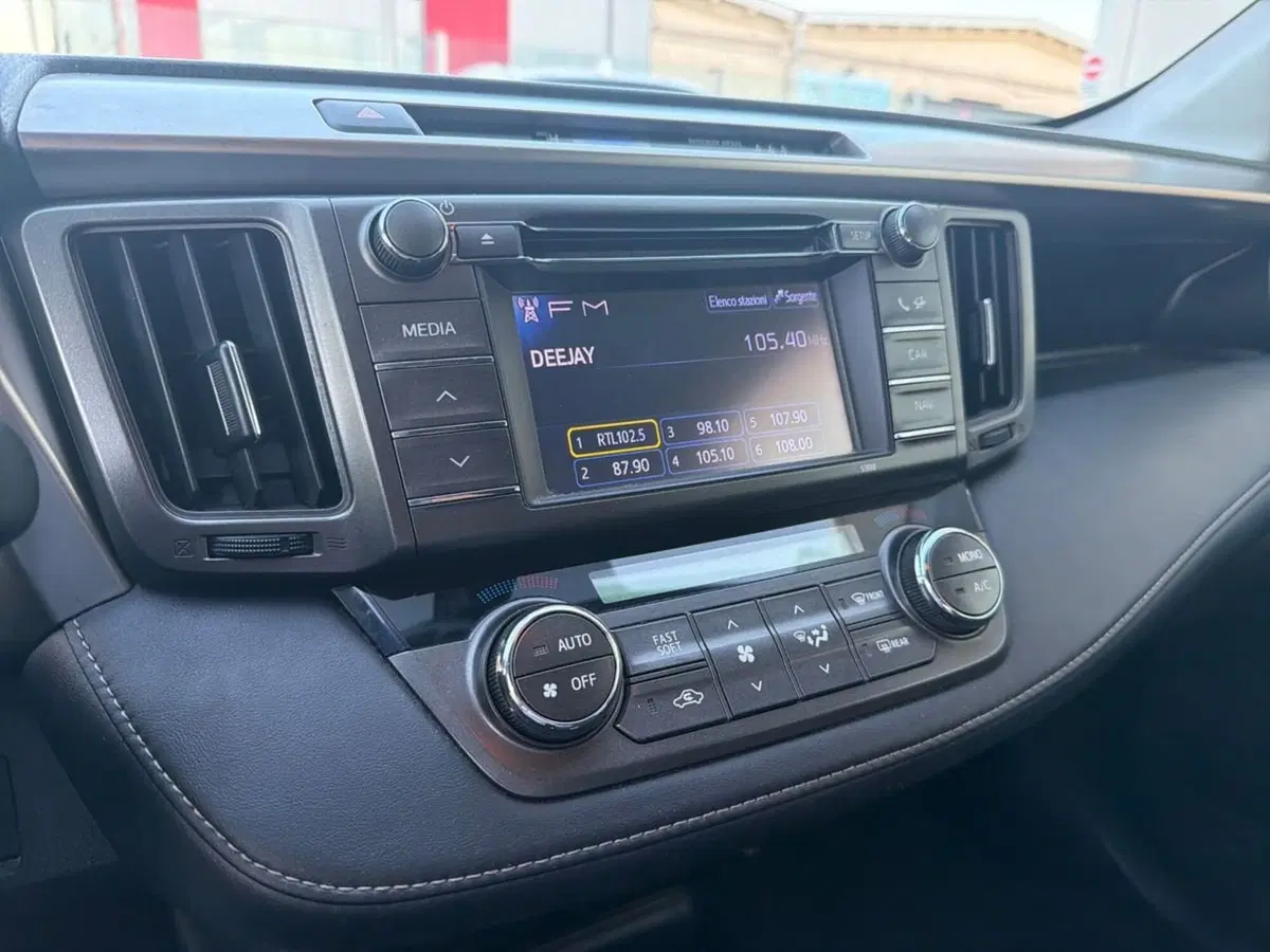Toyota Rav4 usata a Catania (10)