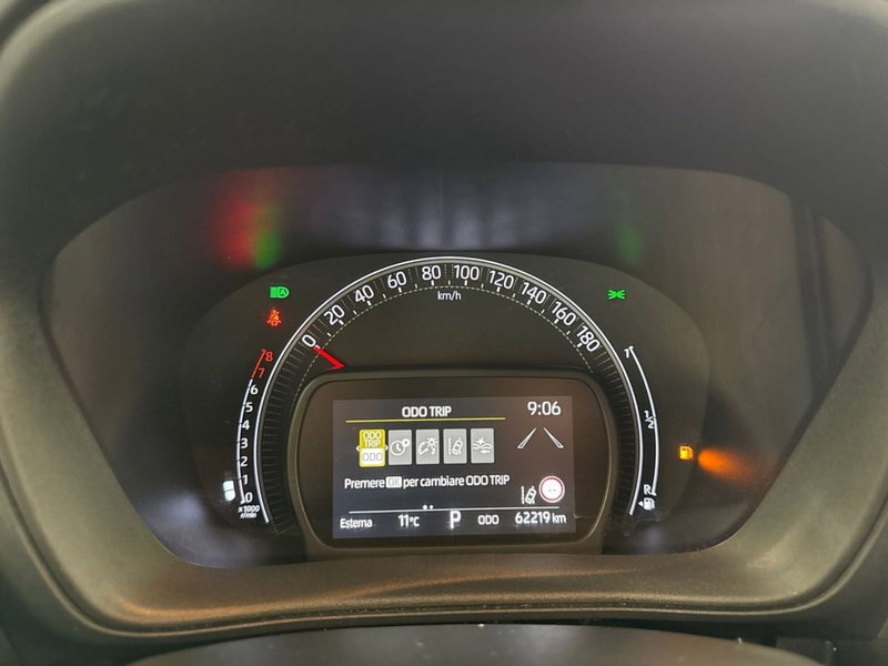 Toyota Aygo X usata a Prato (17)