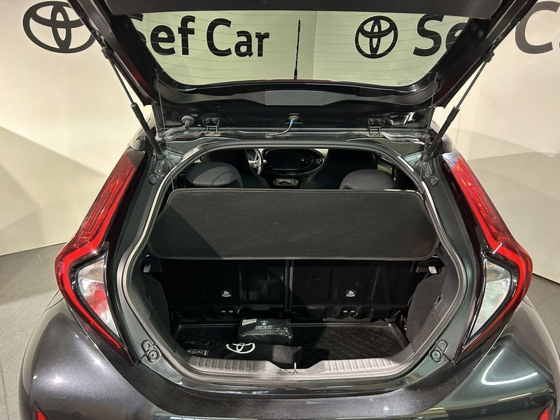 Toyota Aygo X usata a Milano (11)