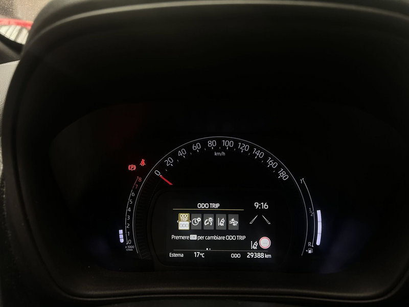Toyota Aygo X usata a Milano (13)