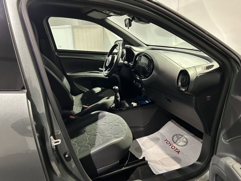 Toyota Aygo X usata a Milano (6)