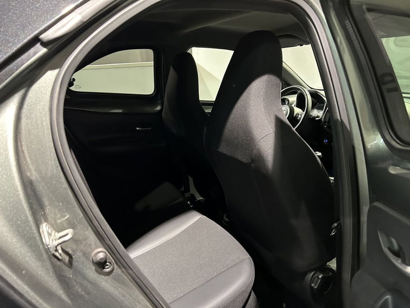 Toyota Aygo X usata a Milano (8)