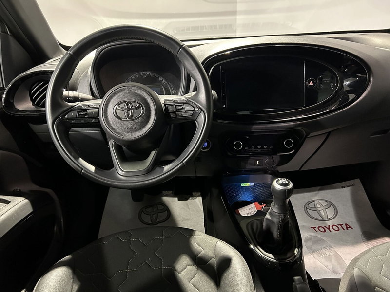 Toyota Aygo X usata a Milano (9)