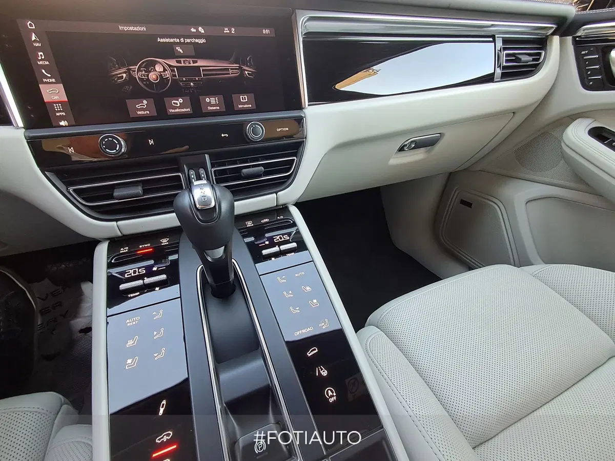 Porsche Macan usata a Catania (13)