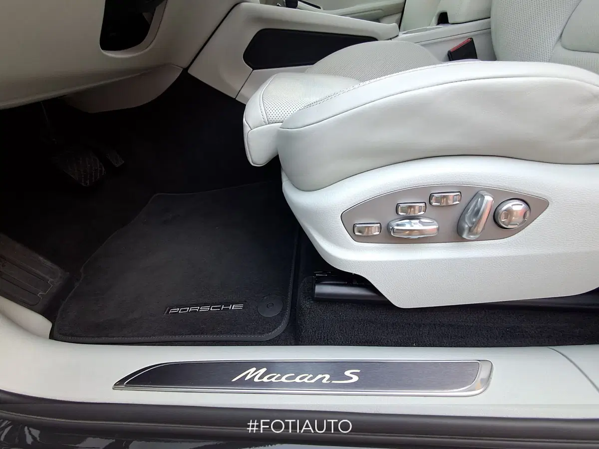 Porsche Macan usata a Catania (15)