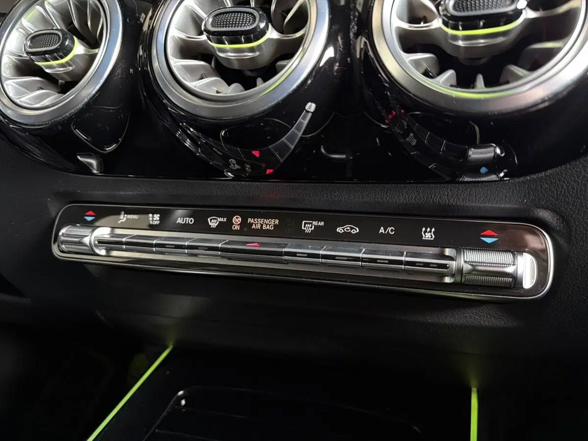 Mercedes-Benz EQA usata a Bergamo (13)